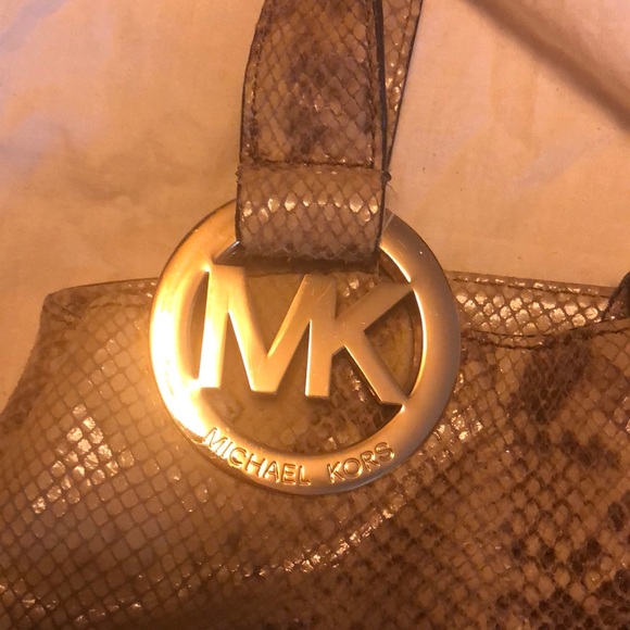 Micheal Kors snake skin print purse - Picture 6 of 6